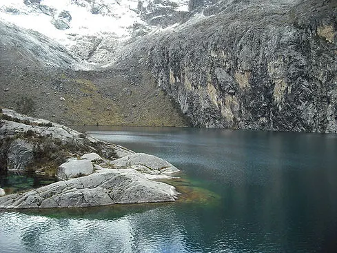 Lake and glacier on the Laguna 69 Trek in Huaraz